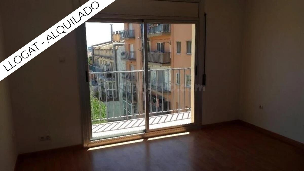 PISO ALQUILADO 3 habitaciones PLANTA 3 CON ASCENSOR, BALCÓN,