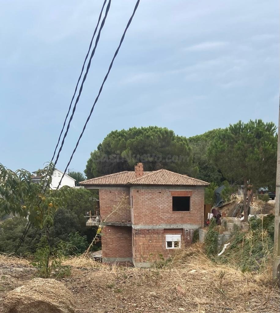 Casa a terminar a tu gusto en parcela de 1.163 m2 – Can Massuet, Dosrius