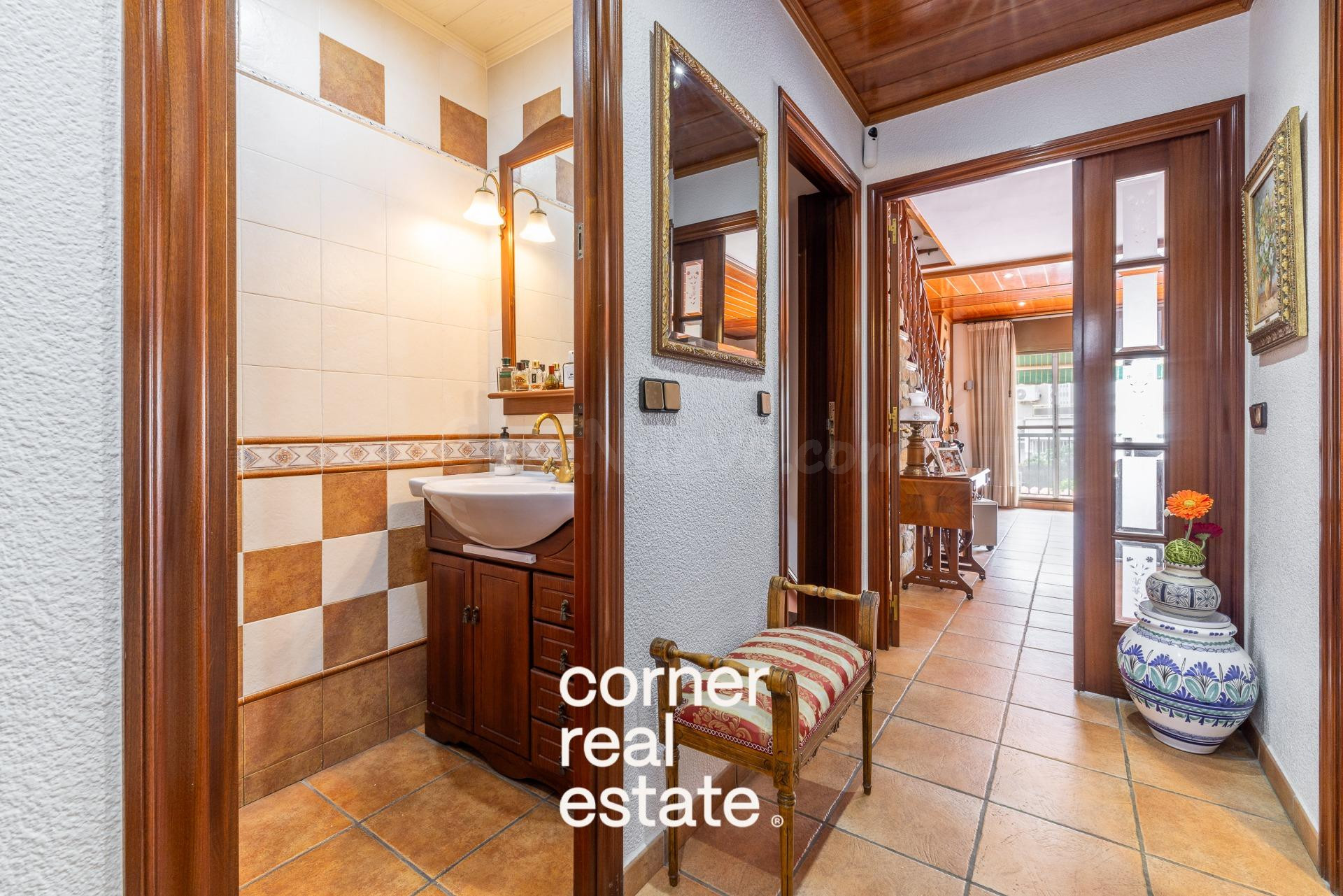 ¡ESPECTACULAR CASA EN EL CENTRO DE RIPOLLET! - foto 2
