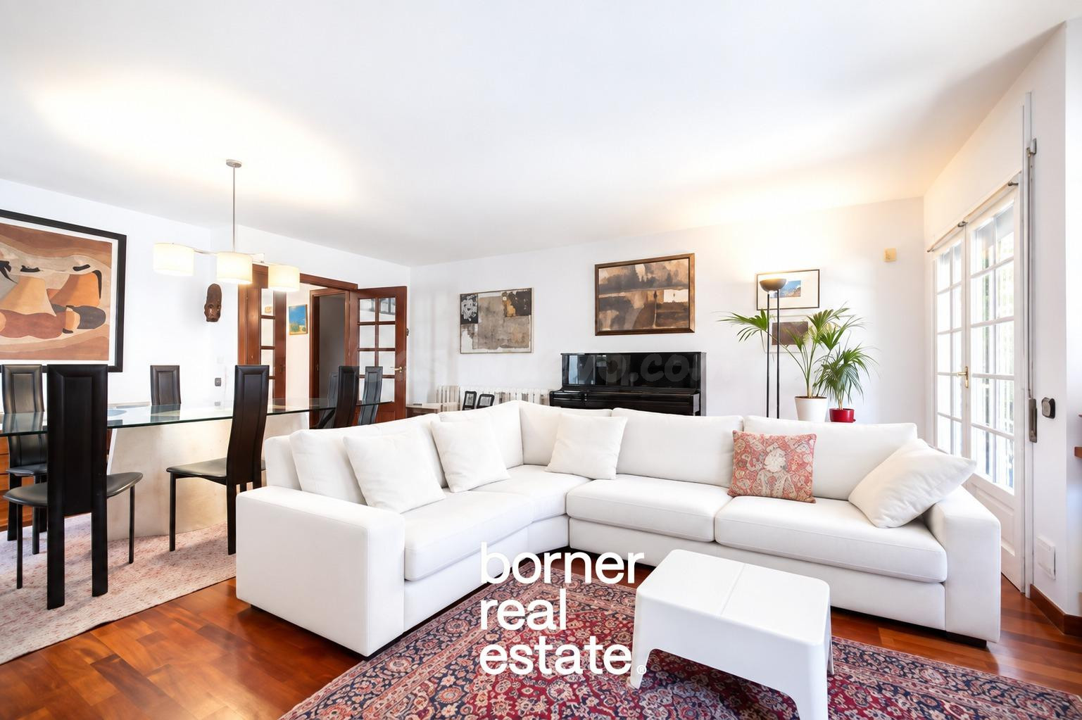 Exclusiva casa esquinera de 386m2 con jardín privado y pisci - foto 5