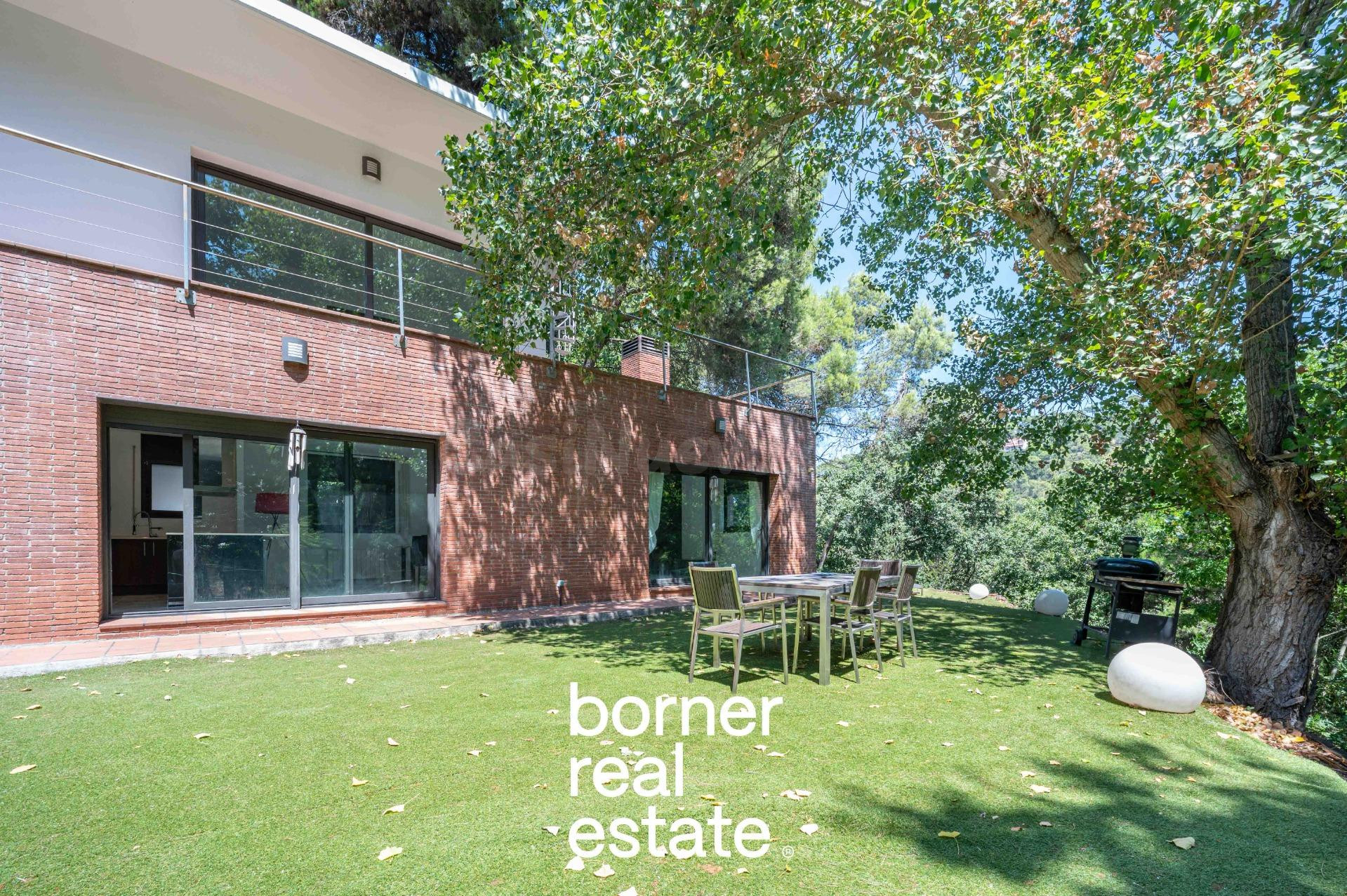 Casa independiente de 457m2, 5 hab. + 5 baños y piscina en p - foto 2