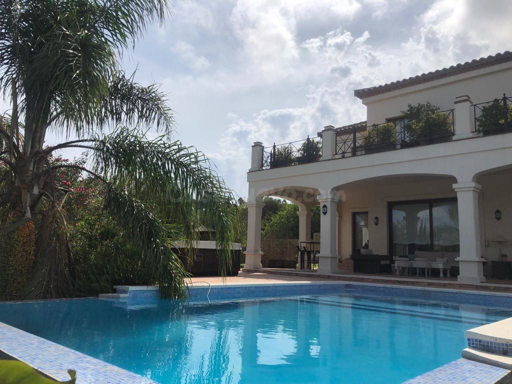 PRECIOSO CHALET ZONA F SOTOGRANDE