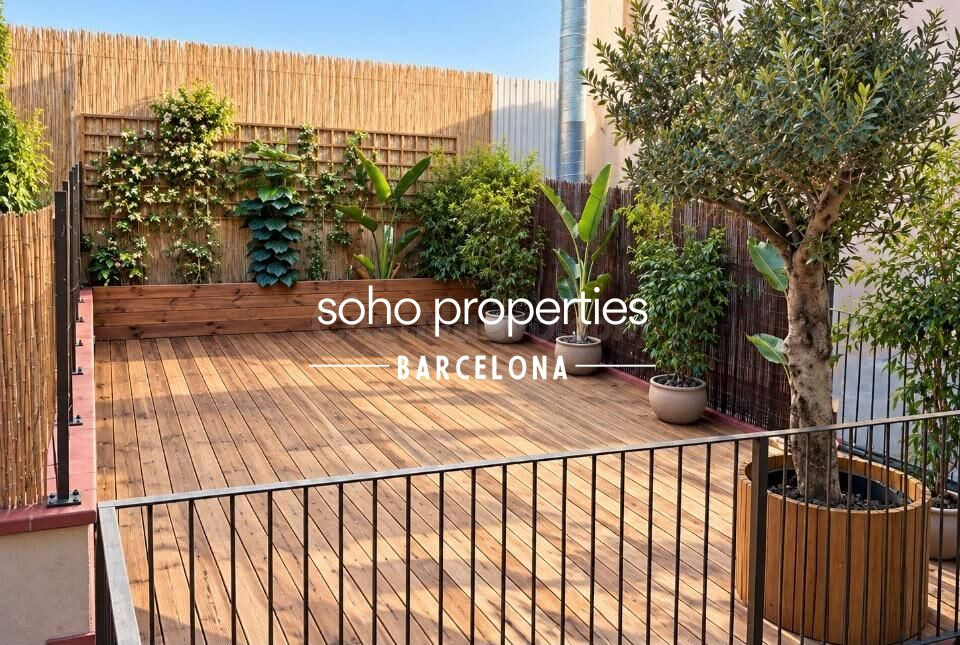 Exclusivo apartamento reformado con una espectacular terraza privada de 40 m2 entre Gràcia y el Eixample