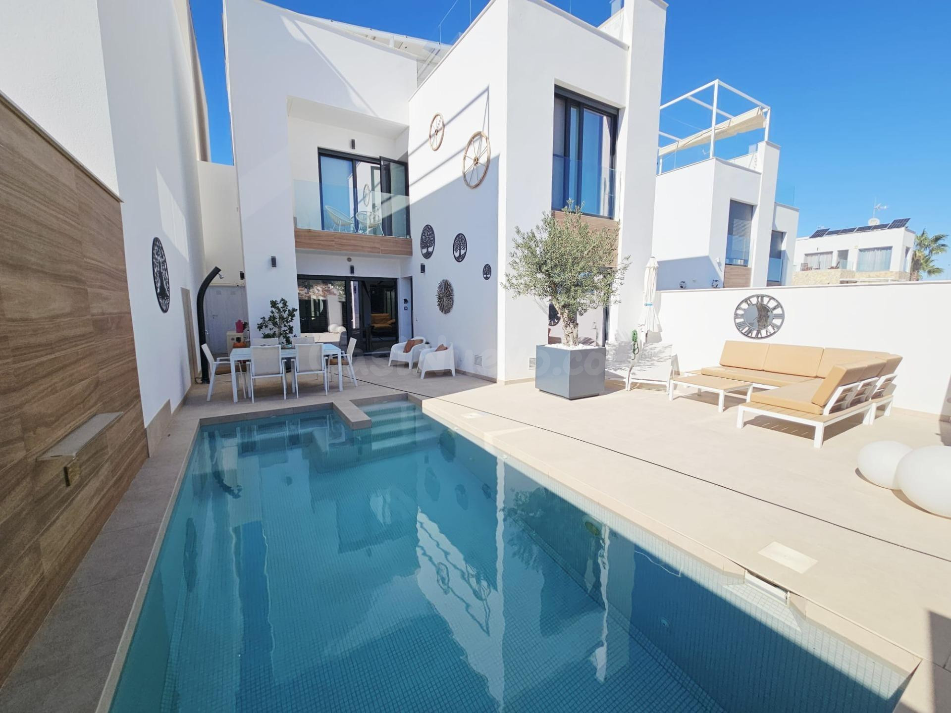 Villa adosada con piscina privada en Benijófar - 290MVC - Marco Villas inmobiliaria en Guardamar del Segura