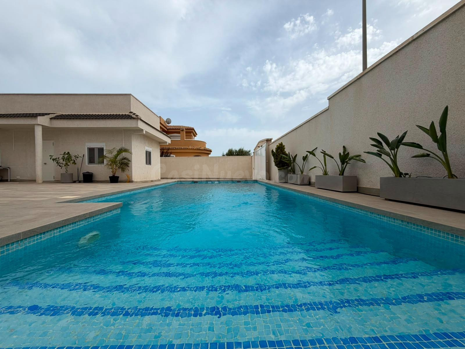 Exclusiva villa independiente con casa de invitados en Ciudad Quesada – 322MV - Marco Villas inmobiliaria en Guardamar del Segura
