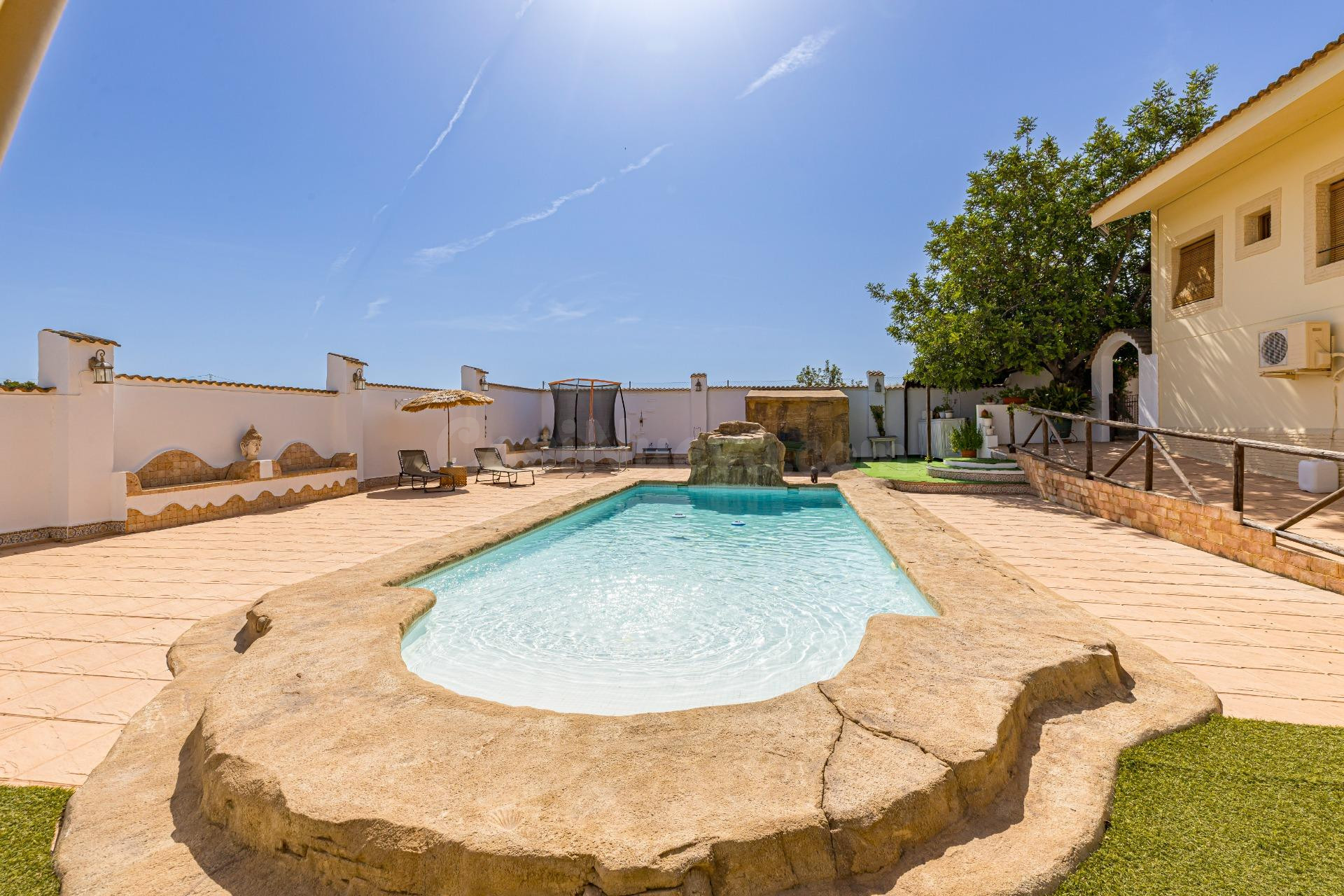 IMPRESIONANTE CHALET EN LOS VALIENTES - foto 2