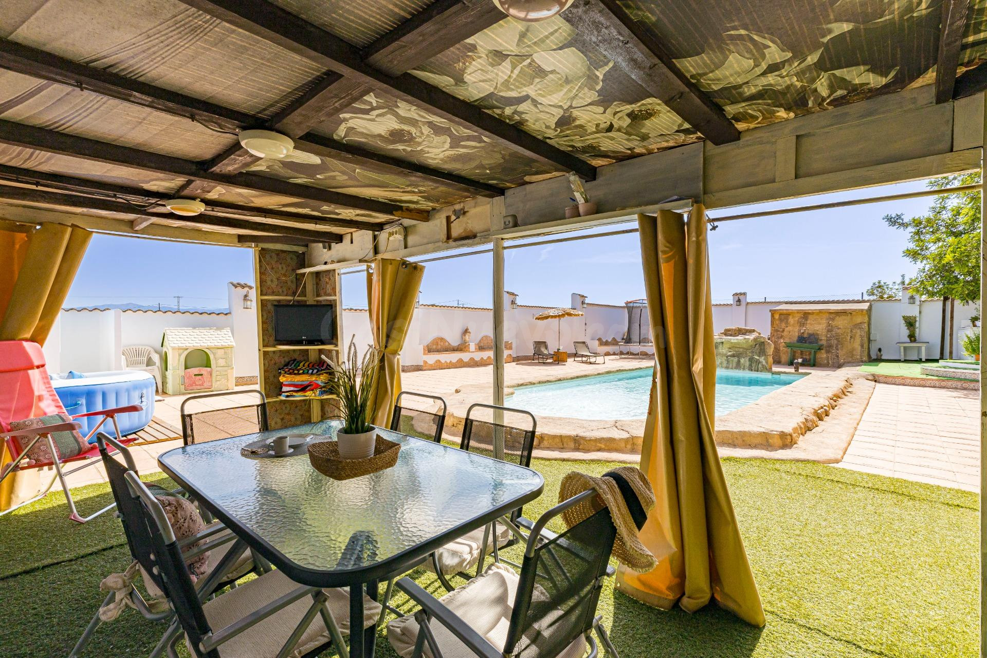 IMPRESIONANTE CHALET EN LOS VALIENTES - foto 4