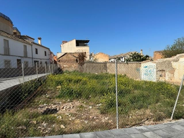 Venta de Parcela urbana en el centro de La Zubia.