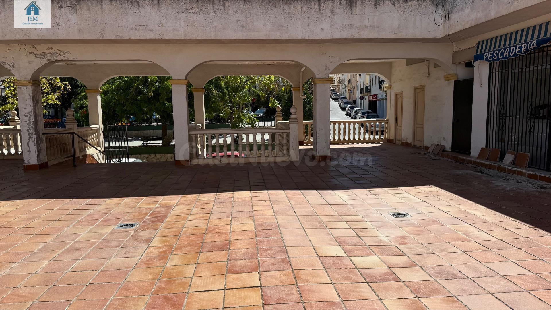 Local en venta en La Zubia