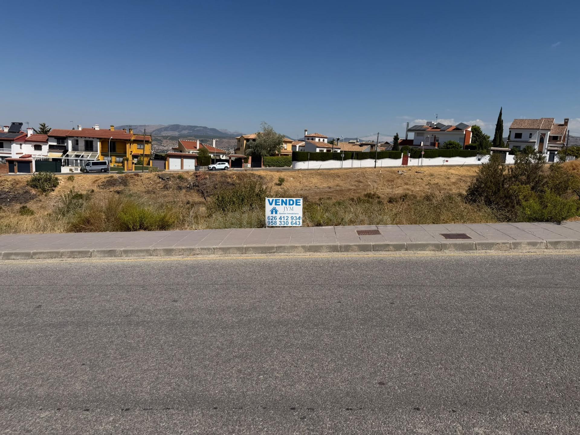 Venta de parcela urbana en La Zubia