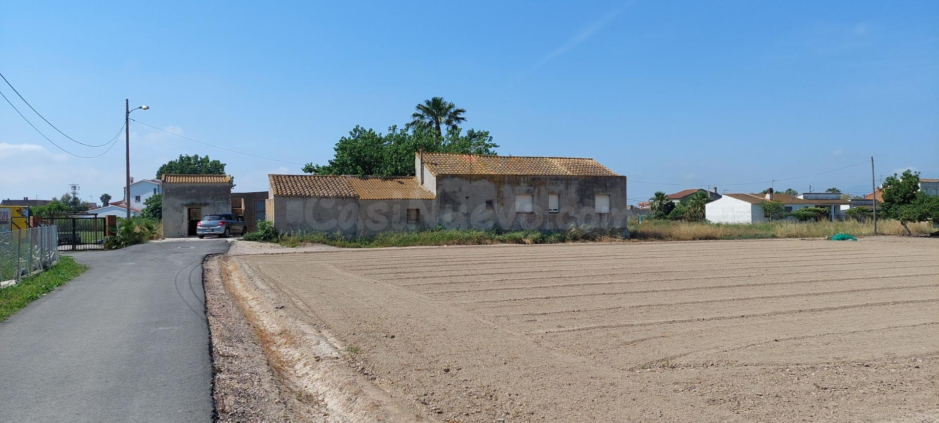 Casa con almacén para rehabilitar en Els Hortets, Deltebre