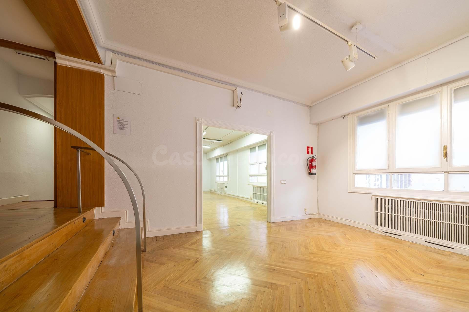 Excelente Oficina a la Venta en Núñez de Balboa - foto 3