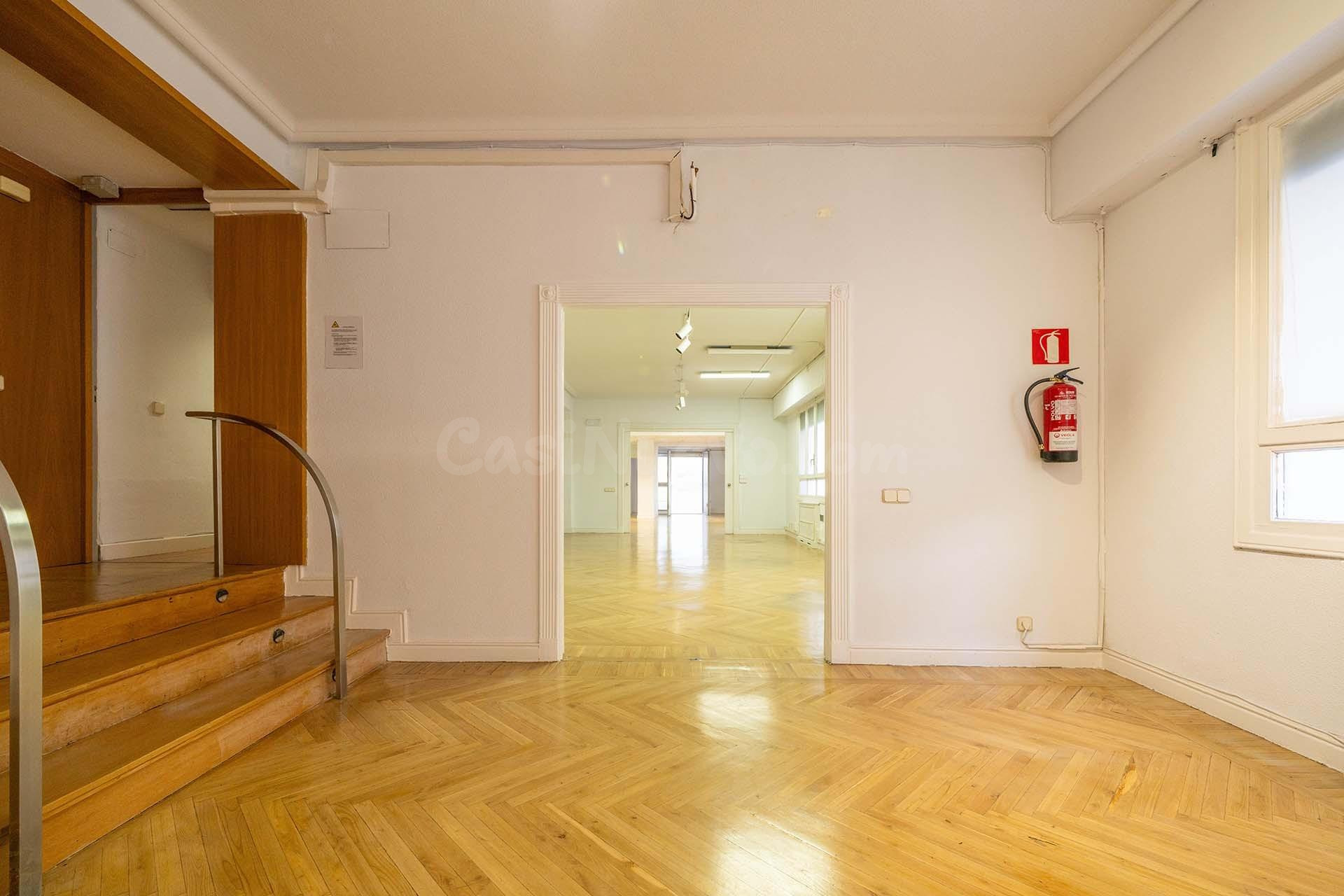 Excelente Oficina a la Venta en Núñez de Balboa - foto 4