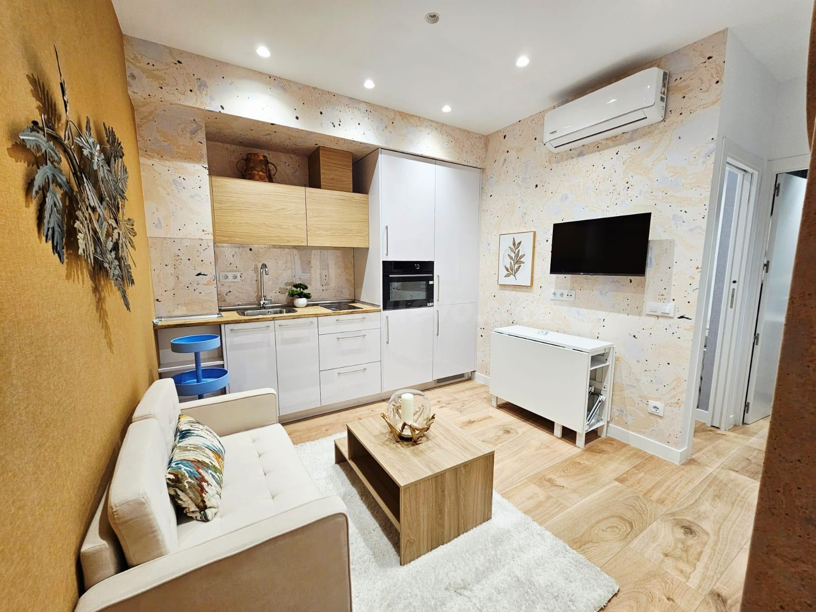 ESTUPENDO APARTAMENTO REF0RMADO EN PLENO BARRIO DE MALASAÑA-UNIVERSIDAD