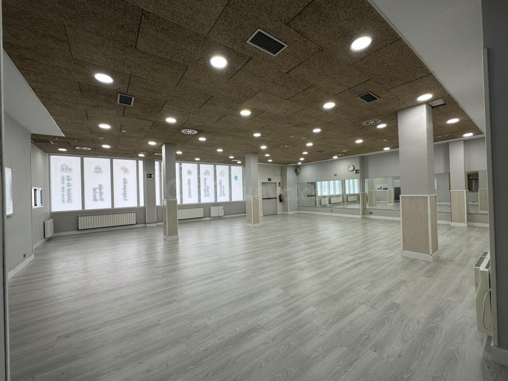 Local comercial 5 habitaciones 429m² en venta - Enlaces