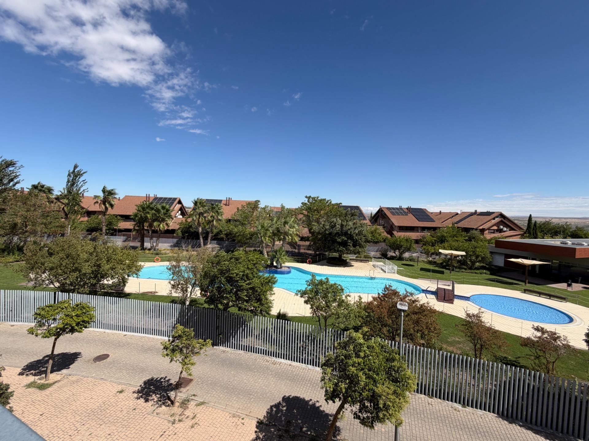 Adosado 5 habitaciones 215m² en alquiler - Zaragoza