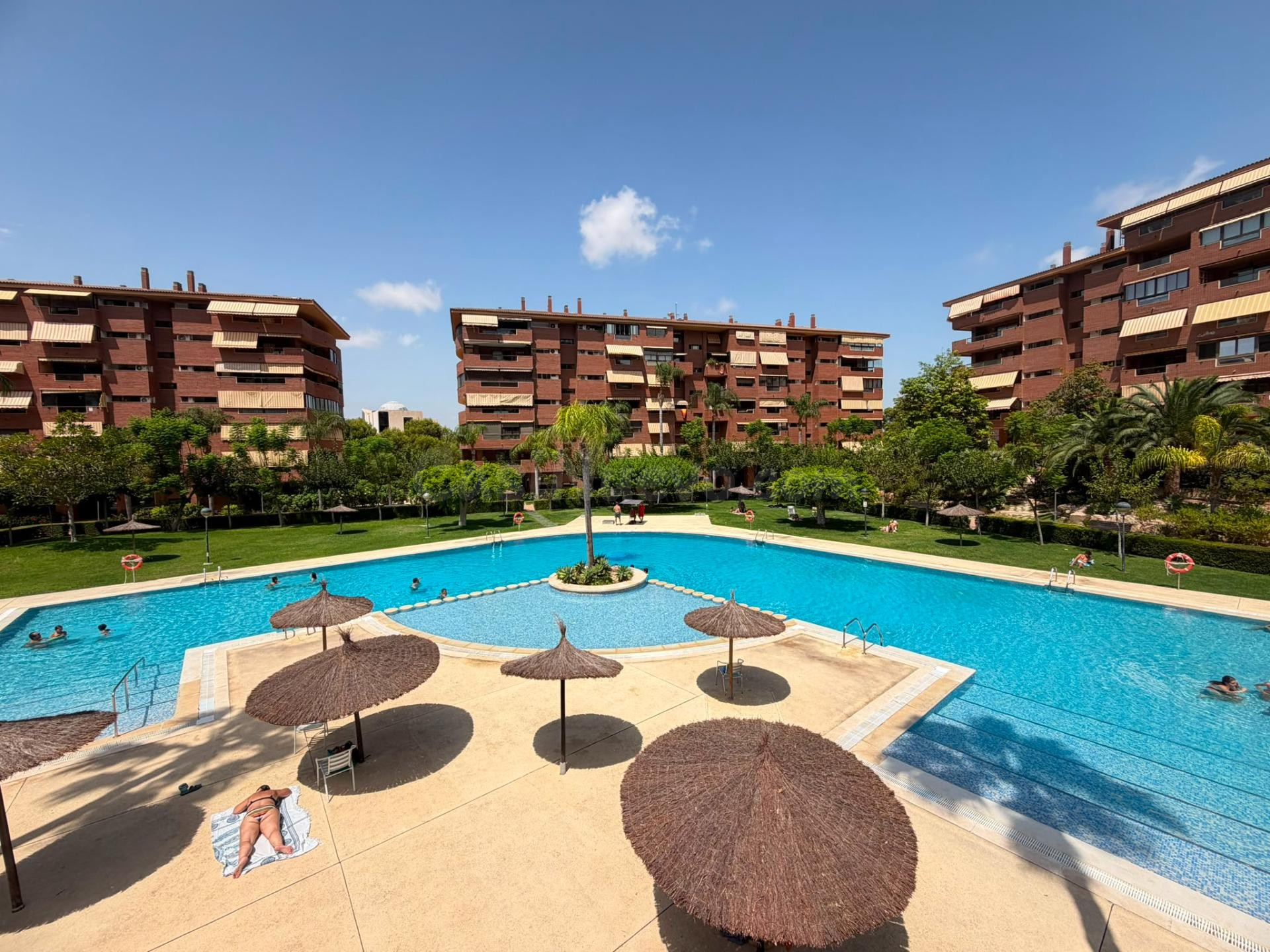 DÚPLEX EN UNA DE LAS MEJORES ZONAS DE ALICANTE
