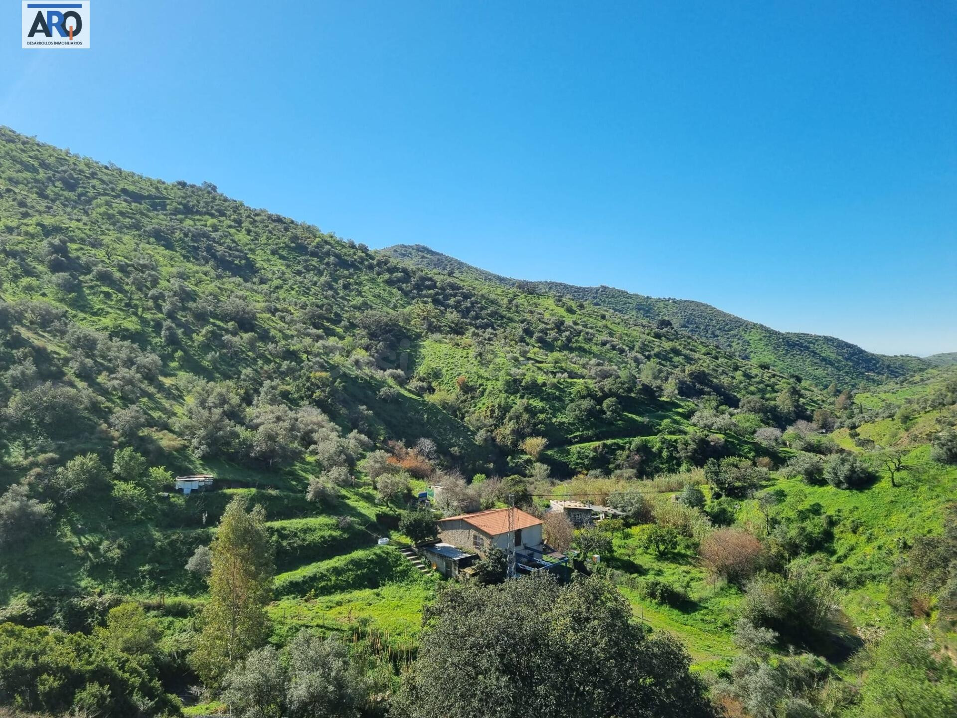 CASA RÚSTICA CON TERRENO EN TOTALÁN