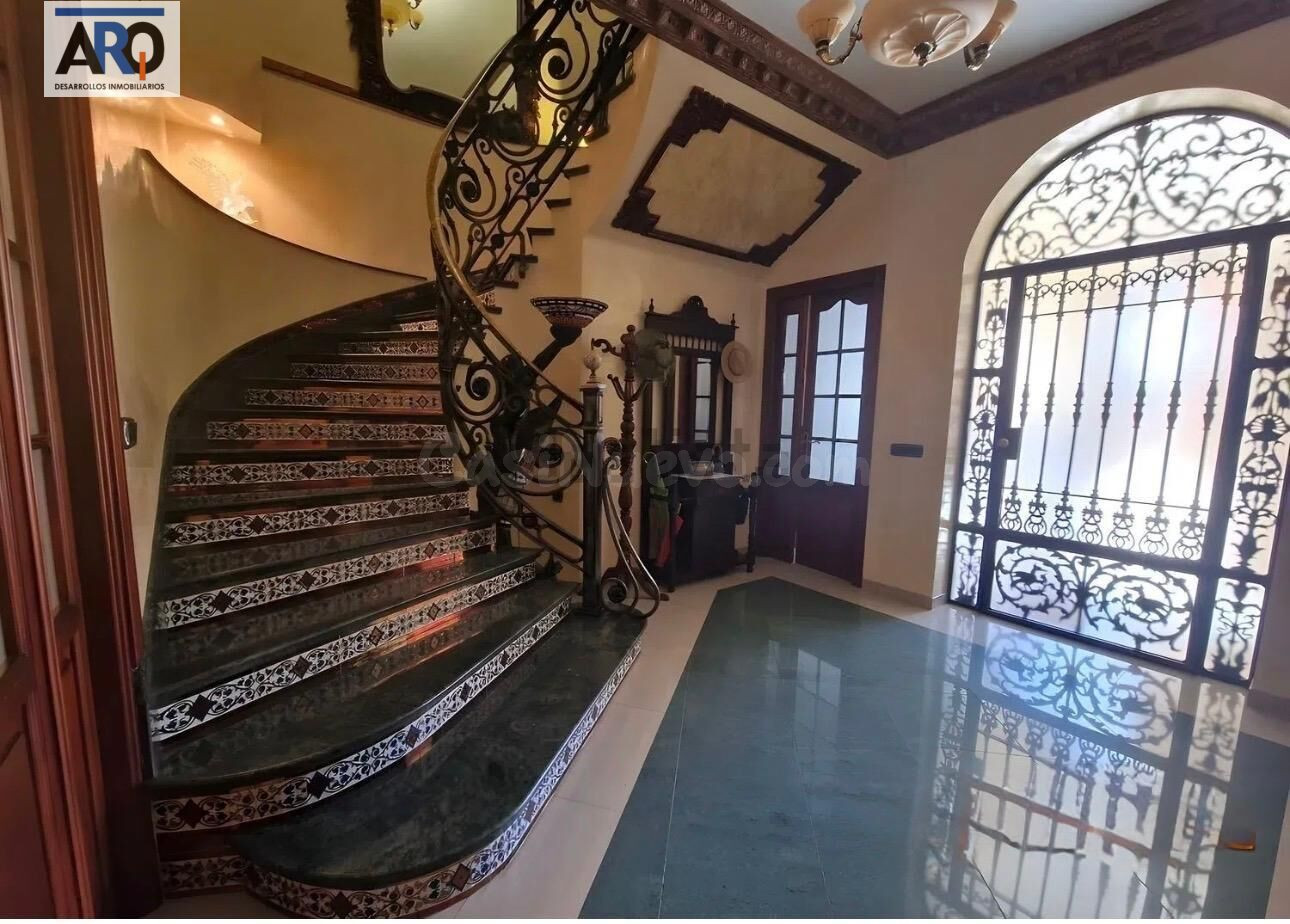 Espectacular vivienda de 564 m2 con sótano en Campillos
