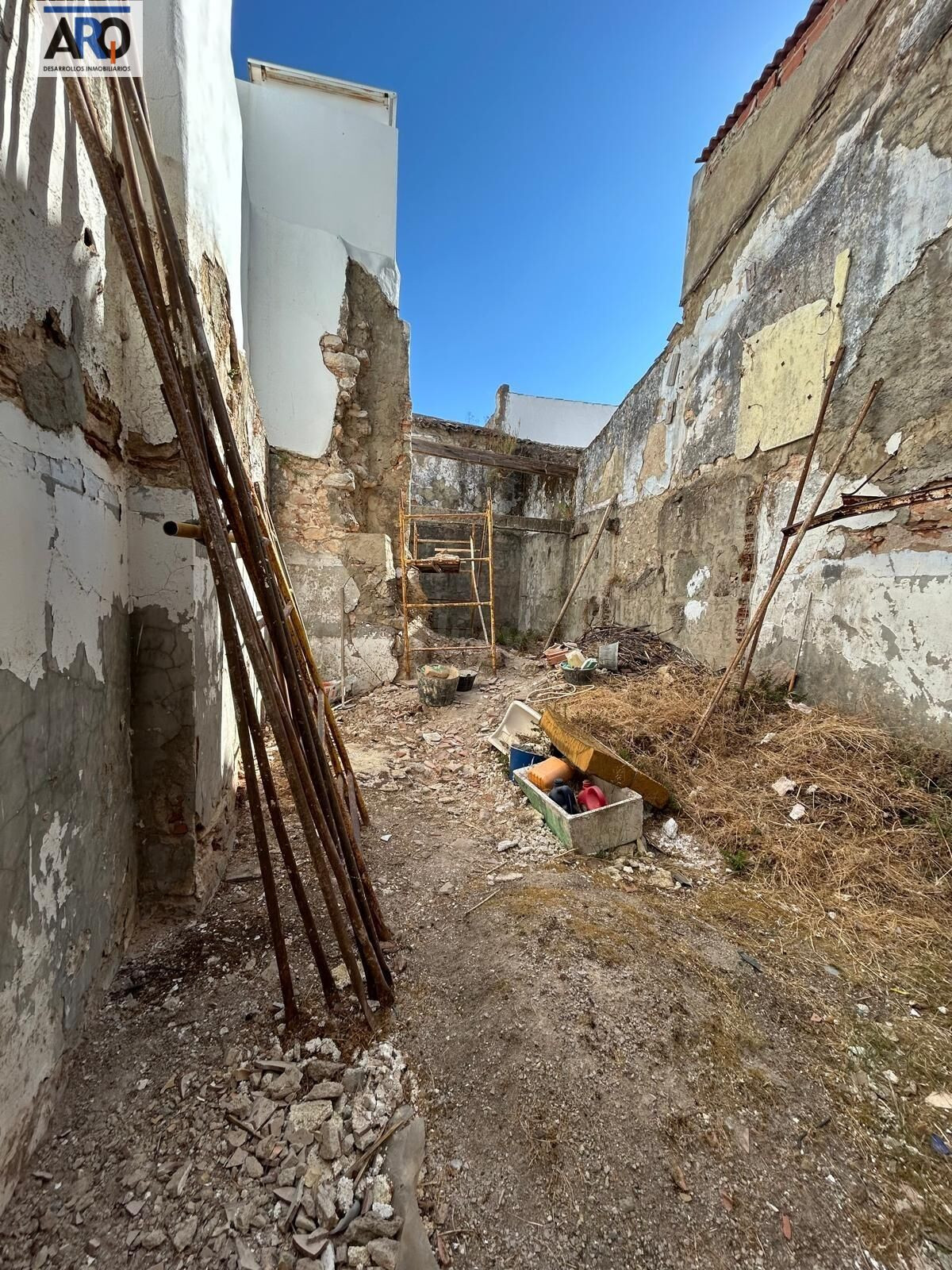 OPORTUNIDAD DE INVERSIÓN: CASA SEÑORIAL DE 330 M2 CON PARCEL - foto 3