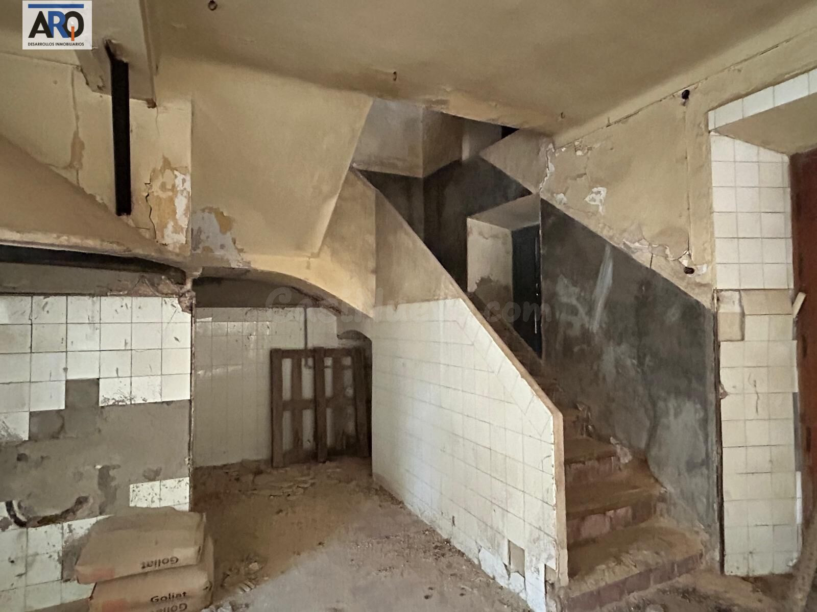 OPORTUNIDAD DE INVERSIÓN: CASA SEÑORIAL DE 330 M2 CON PARCEL - foto 5