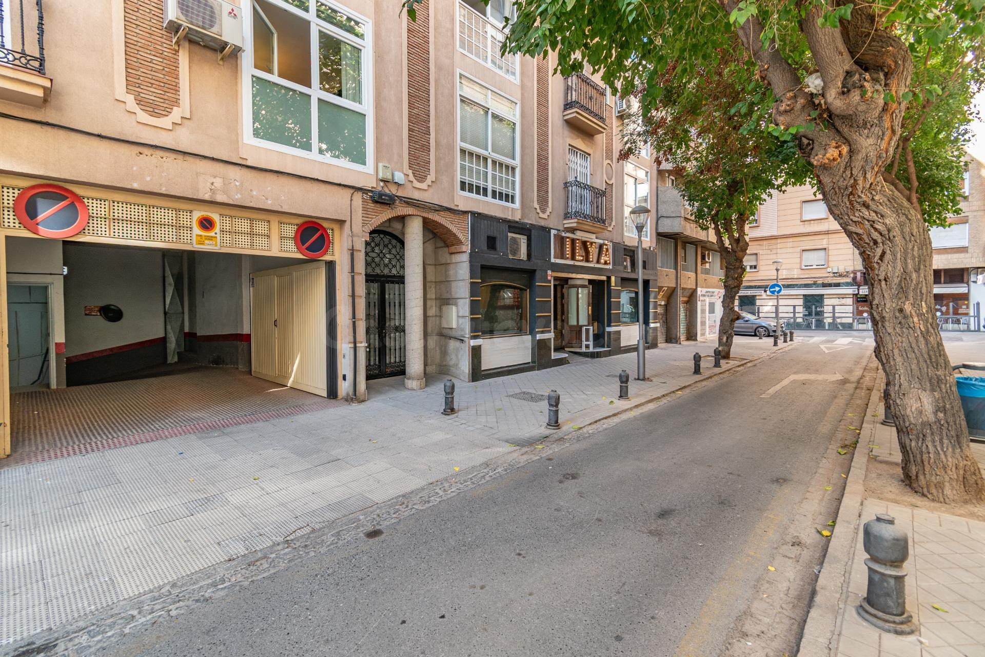 PLAZA DE GARAJE EN EL CENTRO DE GRANADA, FIGARES