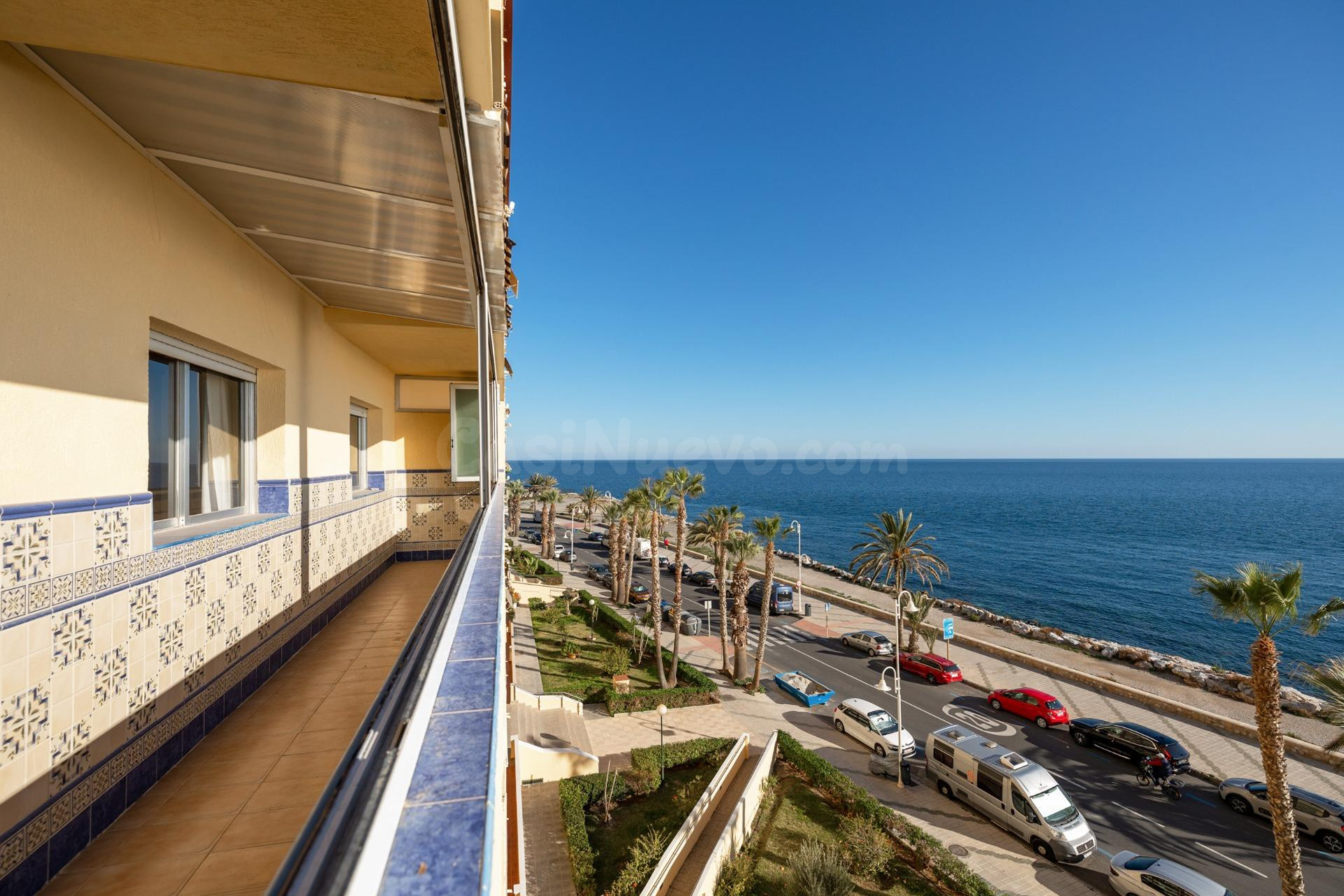 FANTÁSTICO PISO EN PRIMERA LINEA DE PLAYA