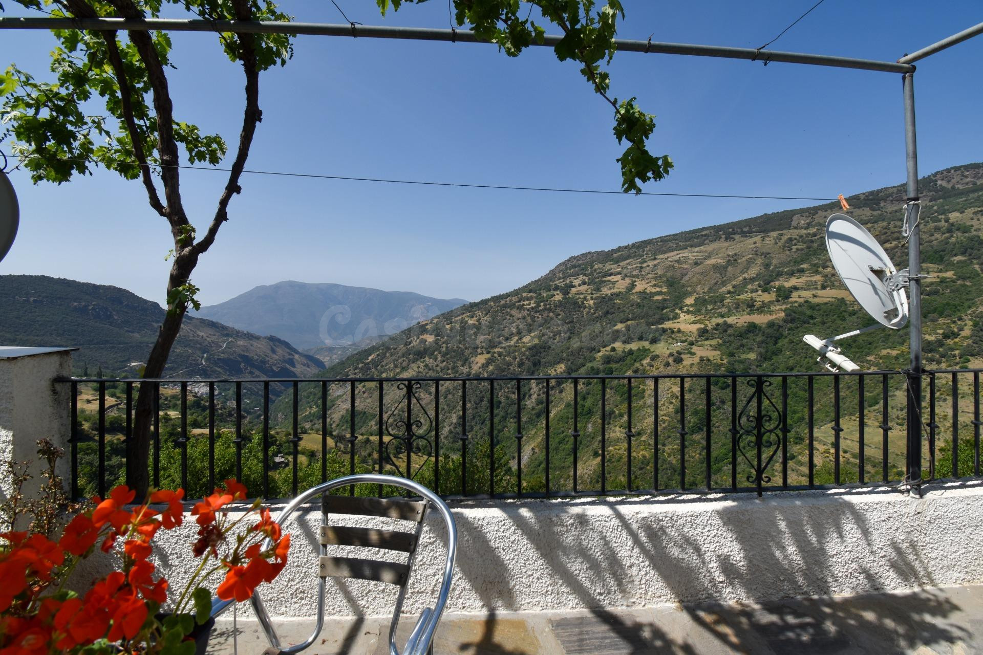 CASA CON ENCANTO EN CAPILEIRA
