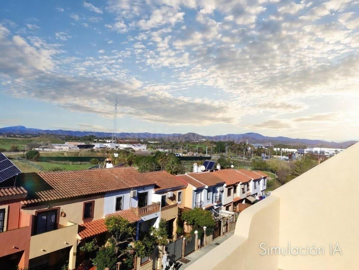 Chalet independiente de 200 m2 junto al PTA | 4 dormitorios | 369.900 €