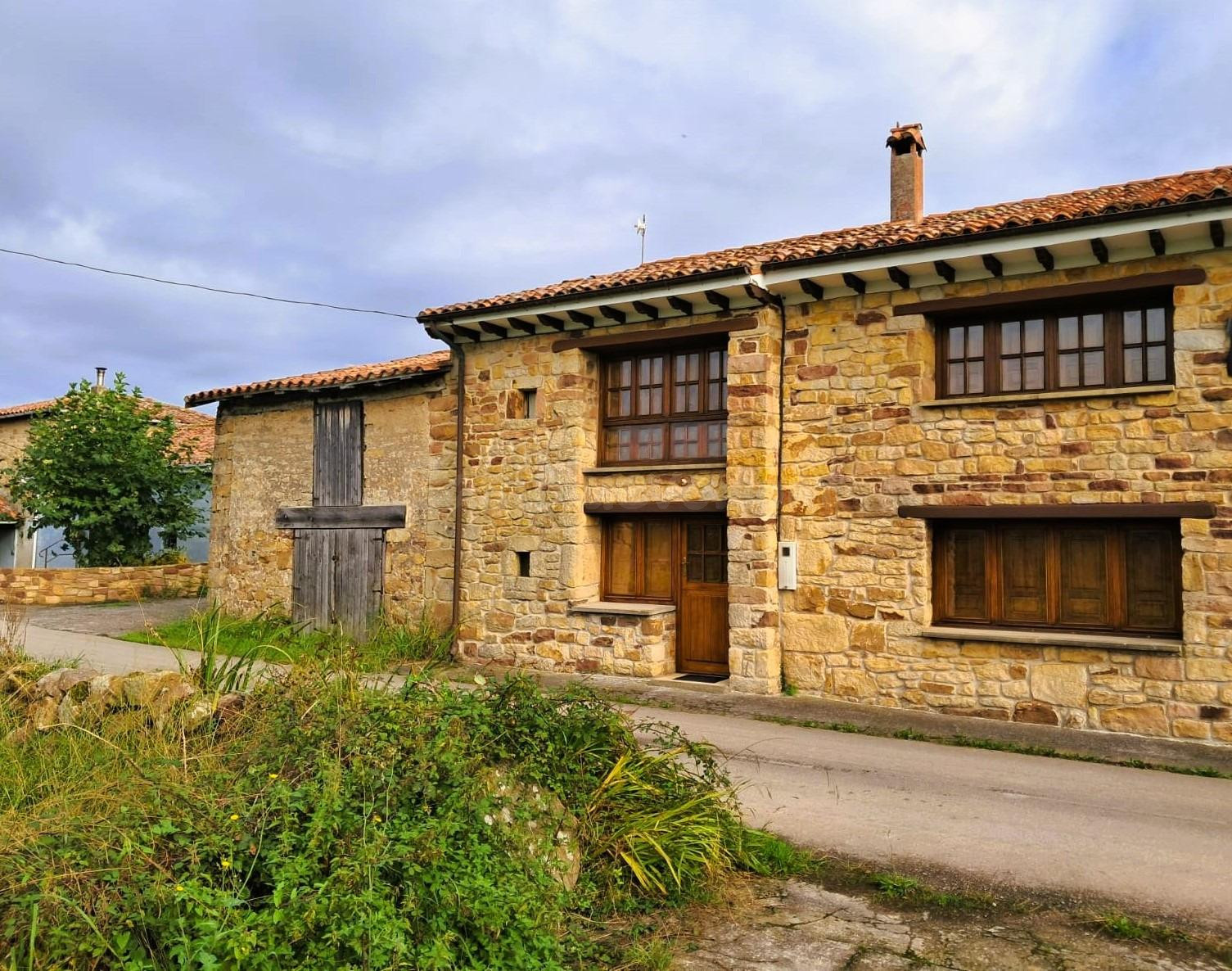 Casa 7 habitaciones 280m² en venta - Selorio - Tornón