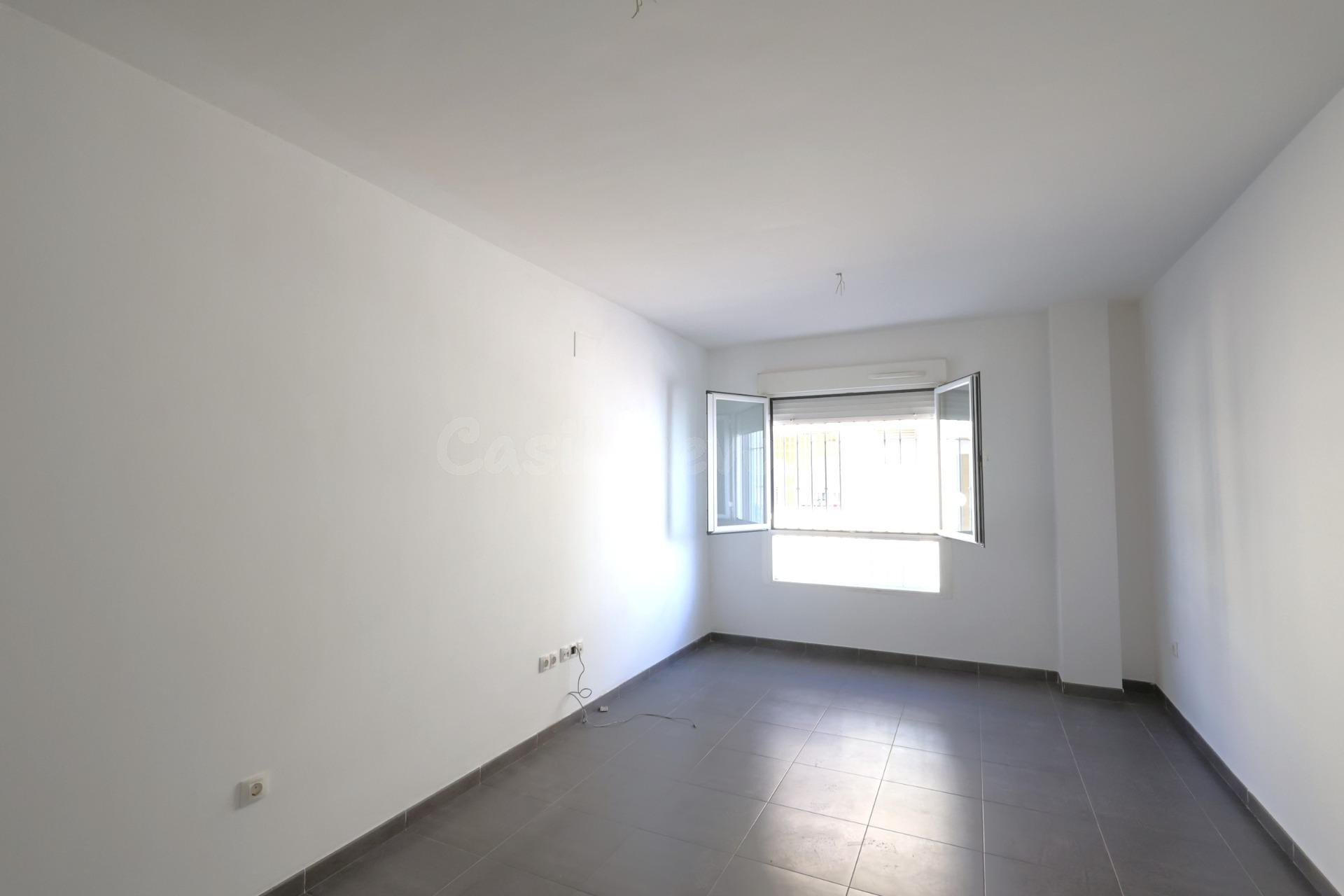PISO CON GARAJE EN EL CENTRO DE CULLAR VEGA