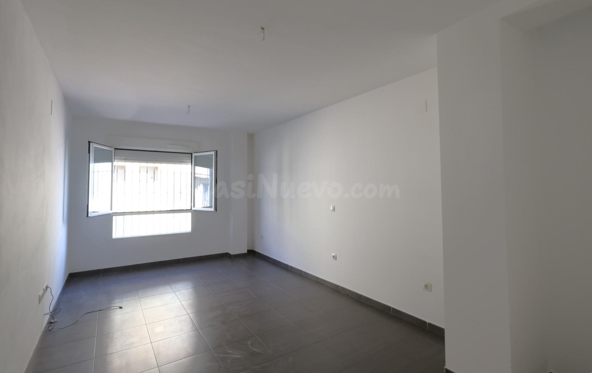 PISO CON GARAJE EN EL CENTRO DE CULLAR VEGA - foto 2