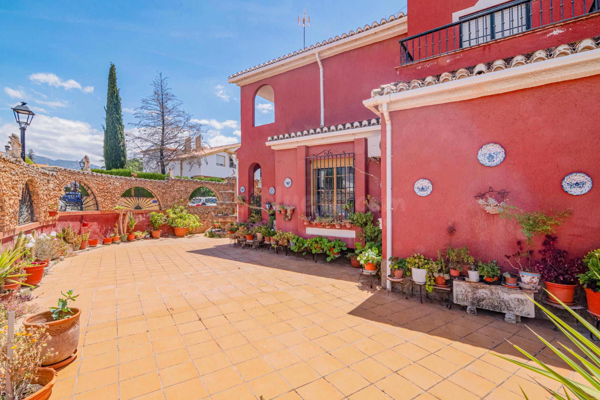 CHALET INDEPENDIENTE EN OGIJARES