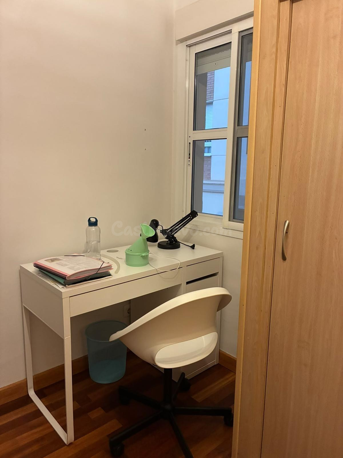 SE ALQUILA habitación EXCLUSIVAMENTE CHICAS ESTUDIANTES DE SEPTIEMBRE A JUNIO