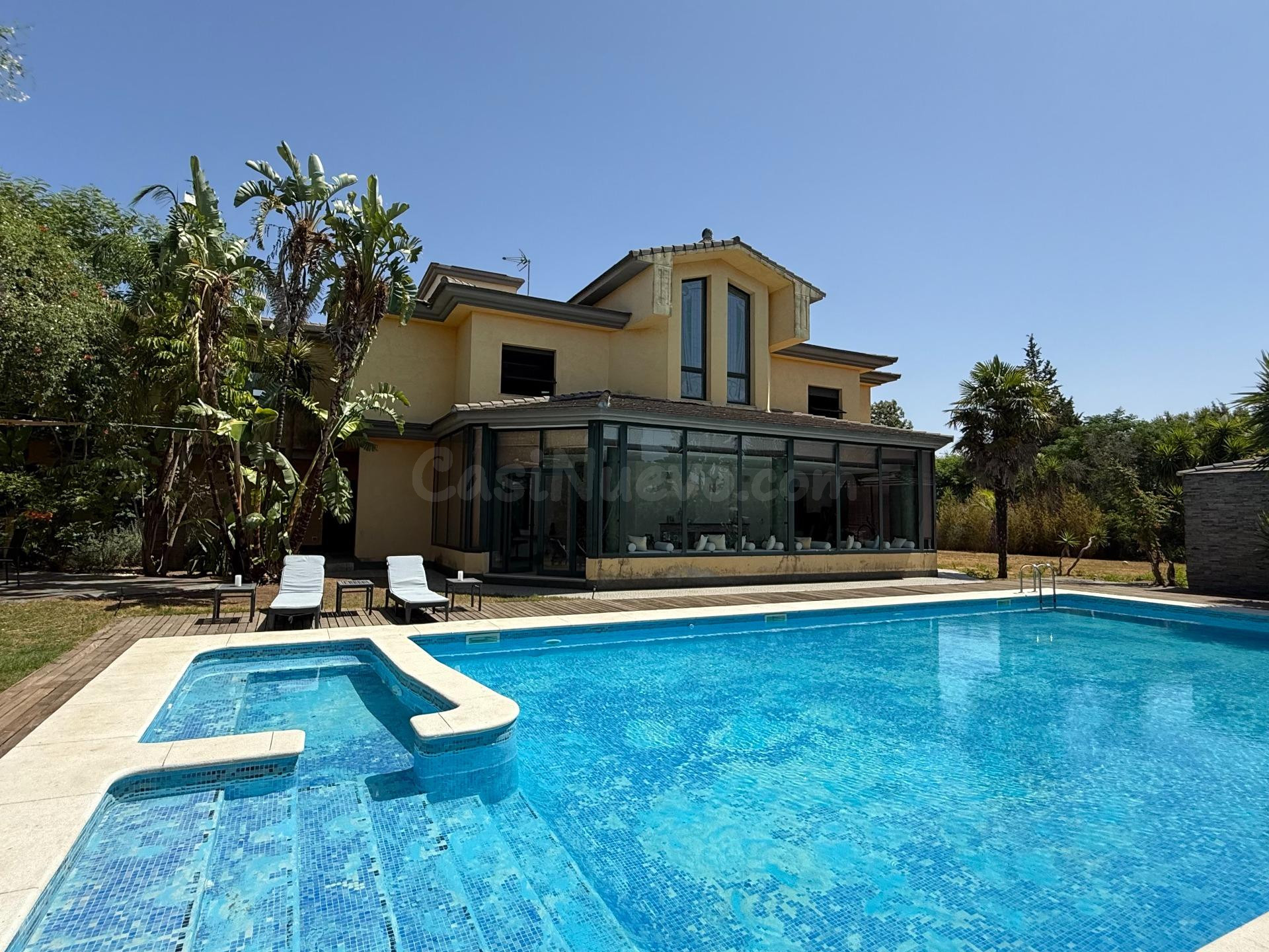 Chalet independiente en venta en Simón Verde, Sevilla.