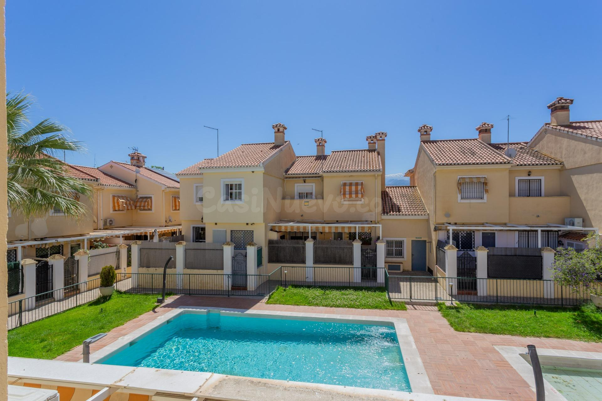 AMPLIA VIVIENDA CON PISCINA EN ALHENDIN
