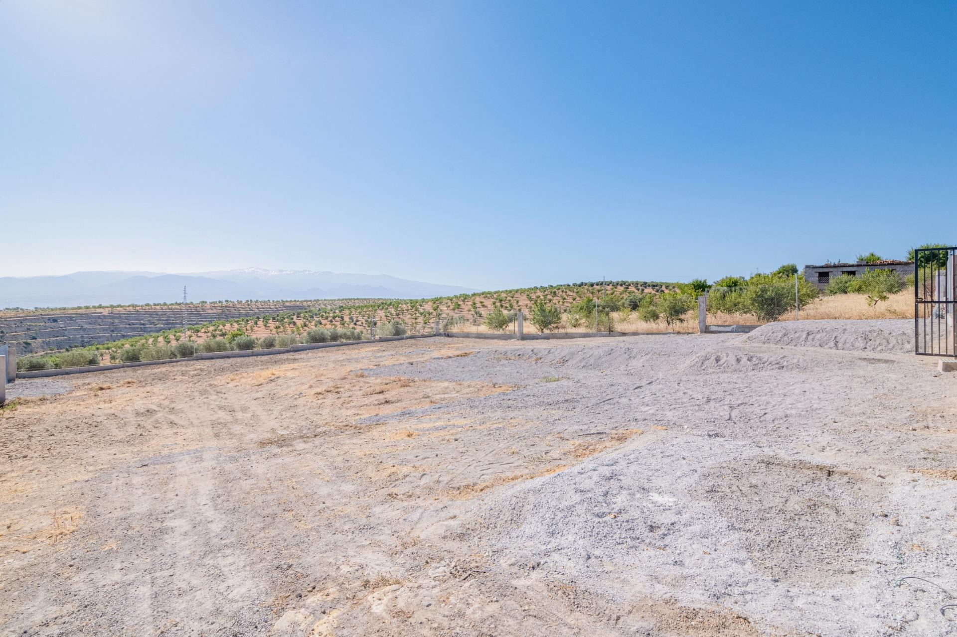 FINCA RÚSTICA VALLADA CON 1000 METROS EN LAS GABIAS
