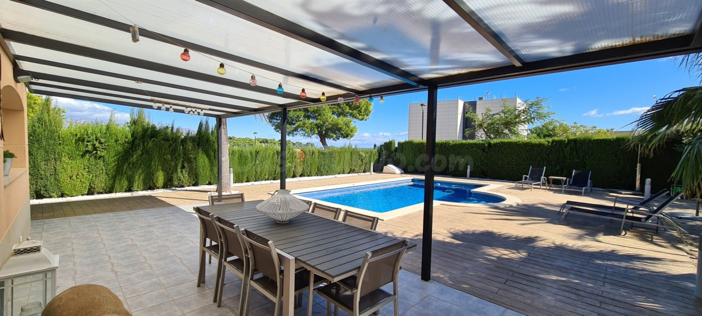 Gran chalet unifamiliar de 360 M2 en magnífica parcela esqui - foto 3