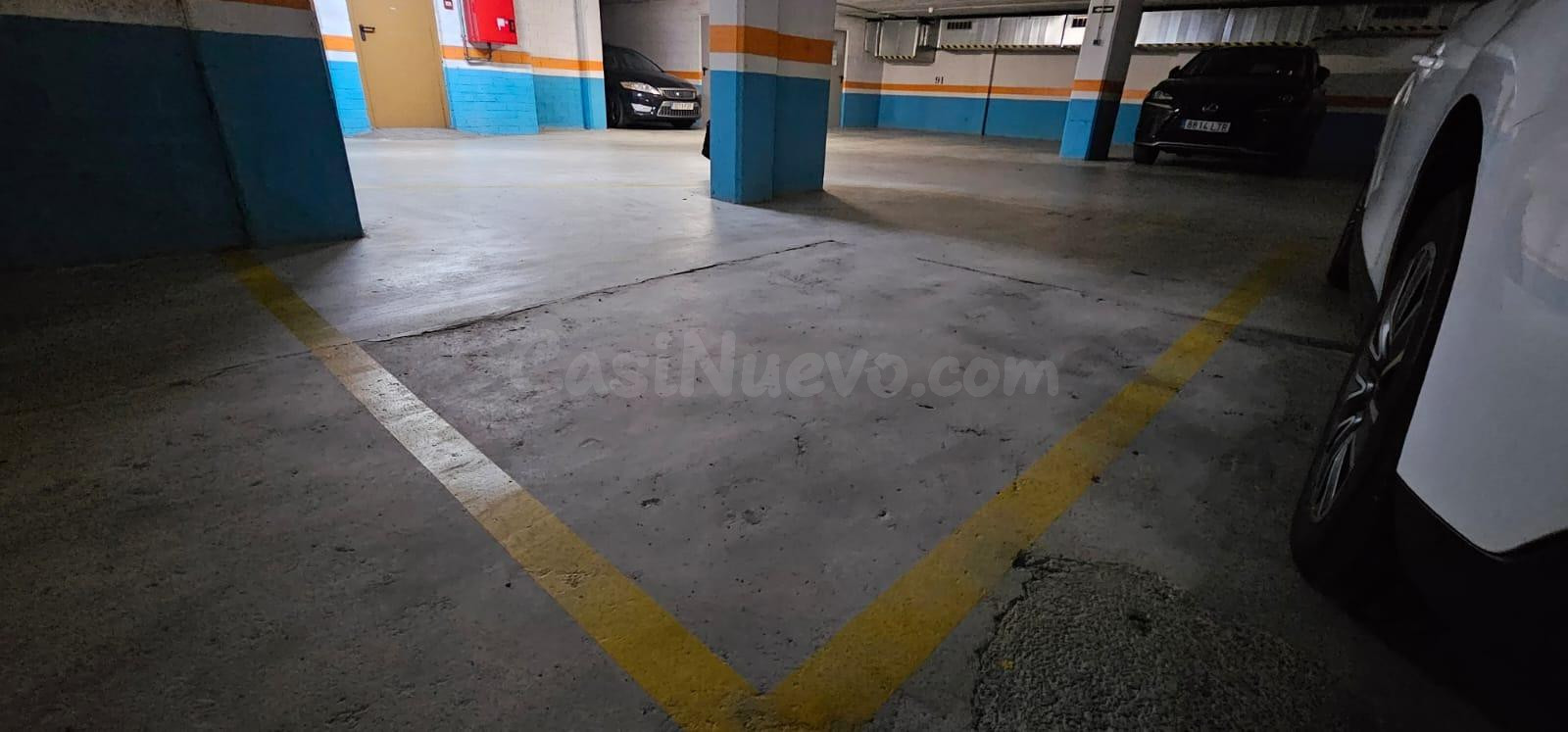 Plaza de parking de 16 M2, en edificio con ascensor