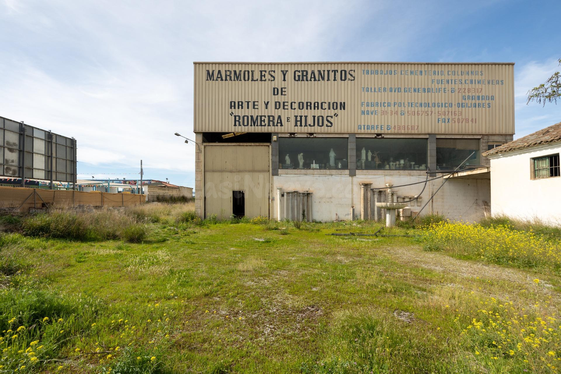 SE VENDE ESPECTACULAR NAVE INDUSTRIAL EN ATARFE