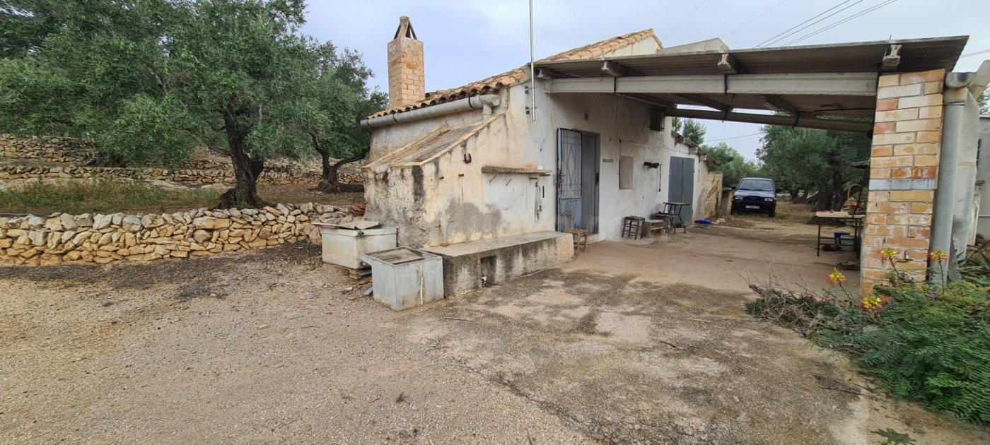 Finca Rústica de 41.000 M2 con caseta de 40 M2 a rehabilitar