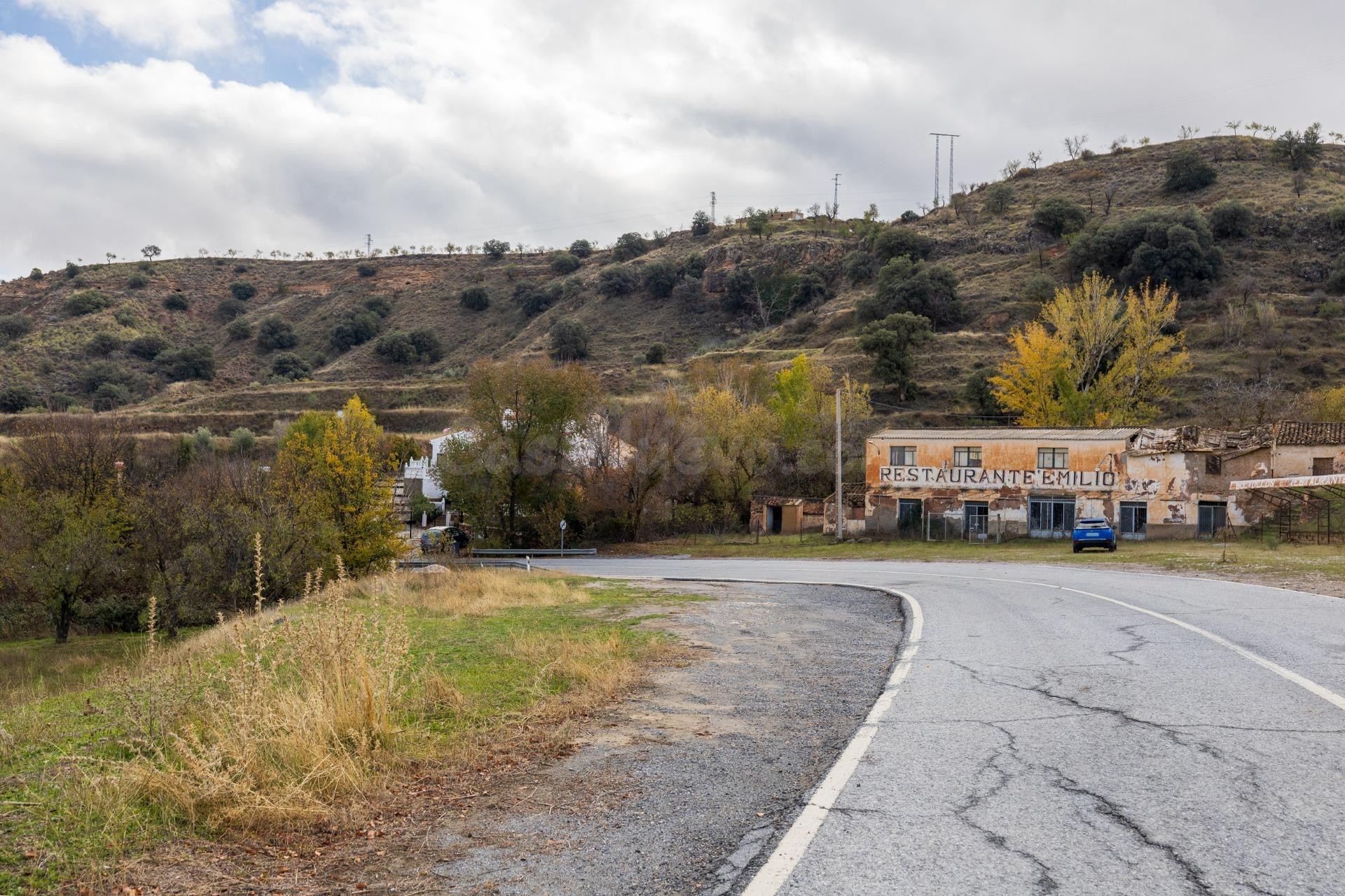 SE VENDE FINCA RÚSTICA CON GRAN POTENCIAL GRANADA 6.800M2 OLIVOS Y VIVIENDA