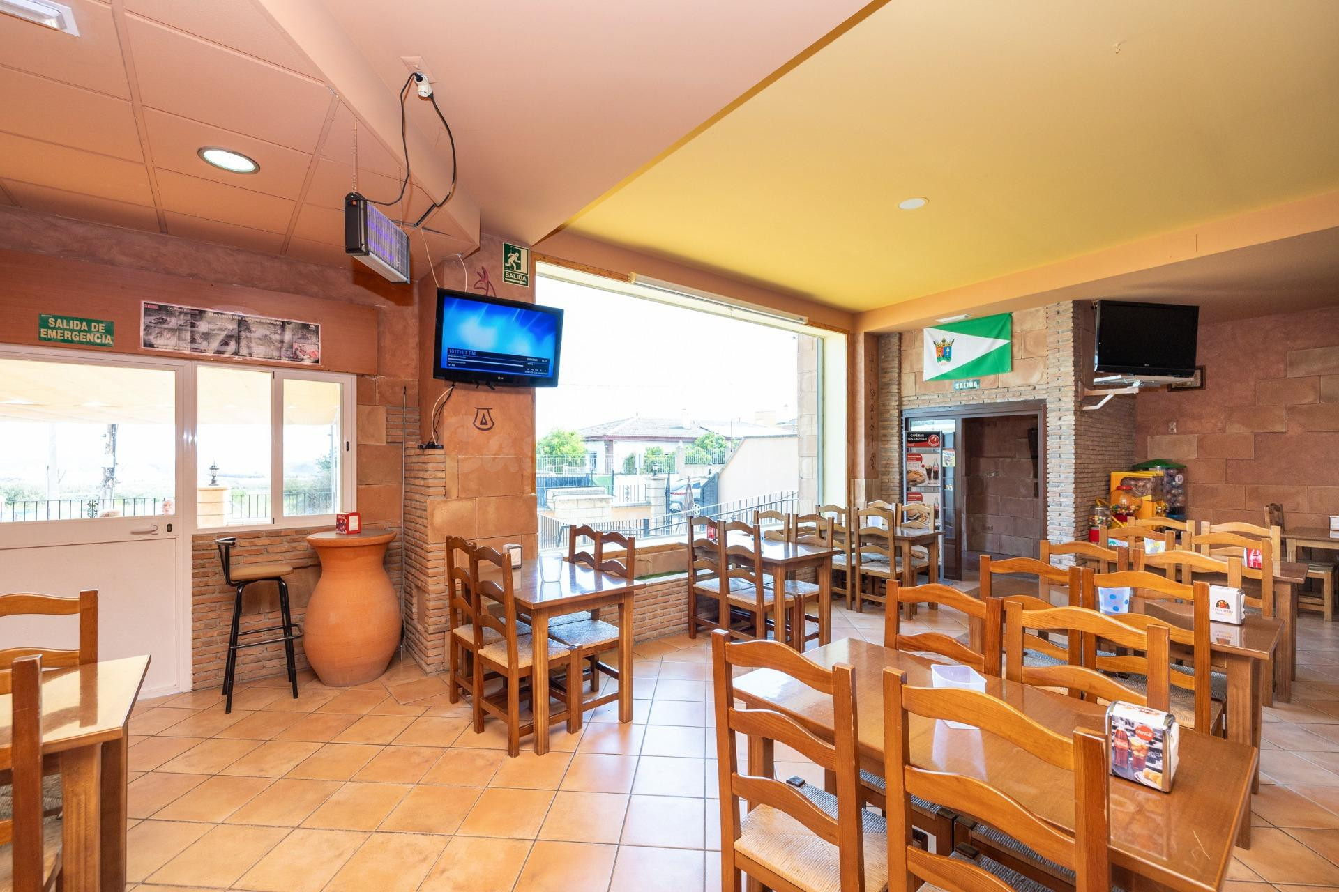 EN VENTA BAR RESTAURANTE EN ESCUZAR GRANADA POLIGONO INDUSTRIAL CITAI