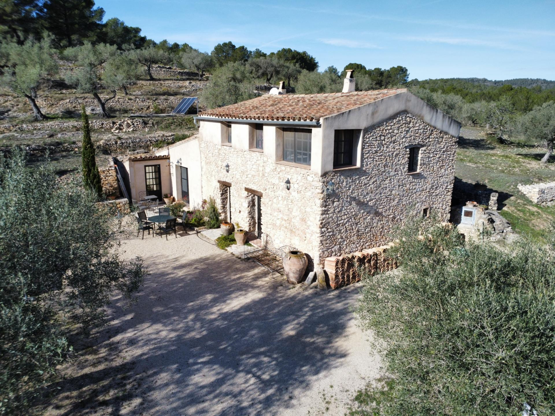 Finca exclusiva con masía restaurada y entorno ecológico