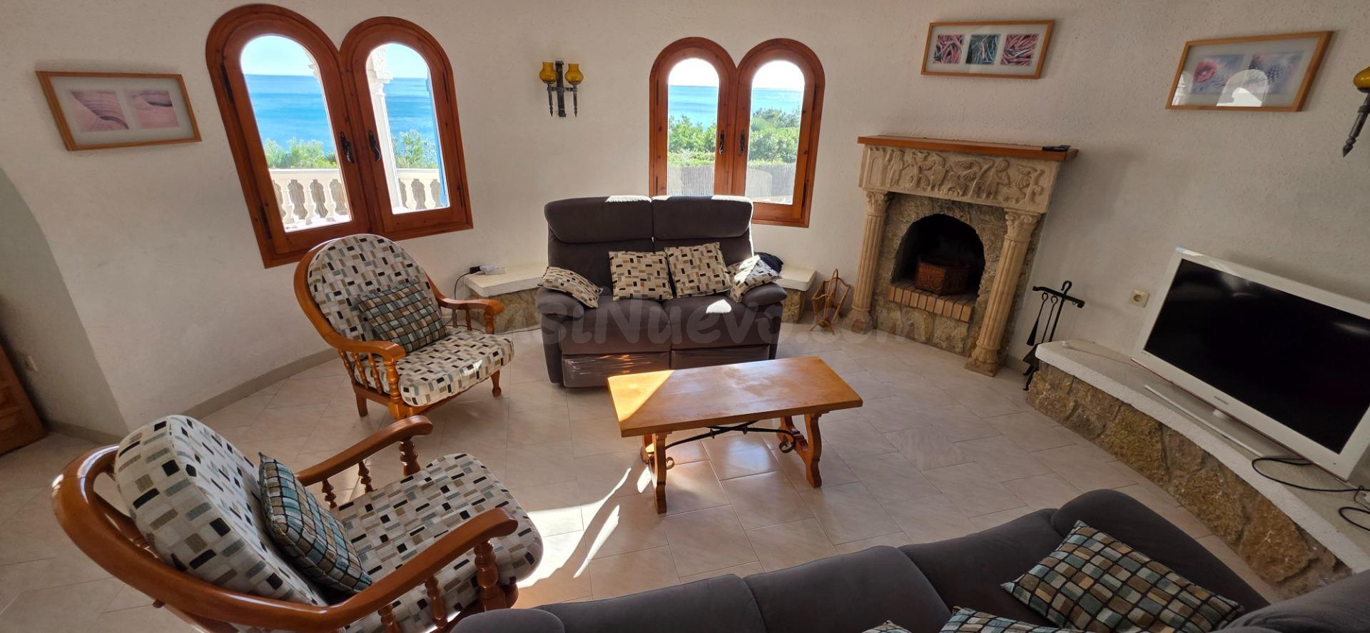 Chalet exclusivo en primera línea de mar con vistas panorámi - foto 4