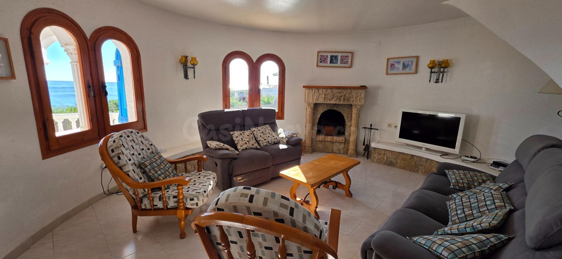 Chalet exclusivo en primera línea de mar con vistas panorámi - foto 5