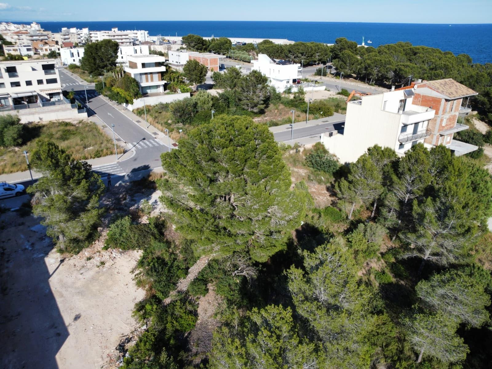Su Futuro Chalet Mediterráneo Empieza Aquí: Parcela Exclusiva en Ribes Altes