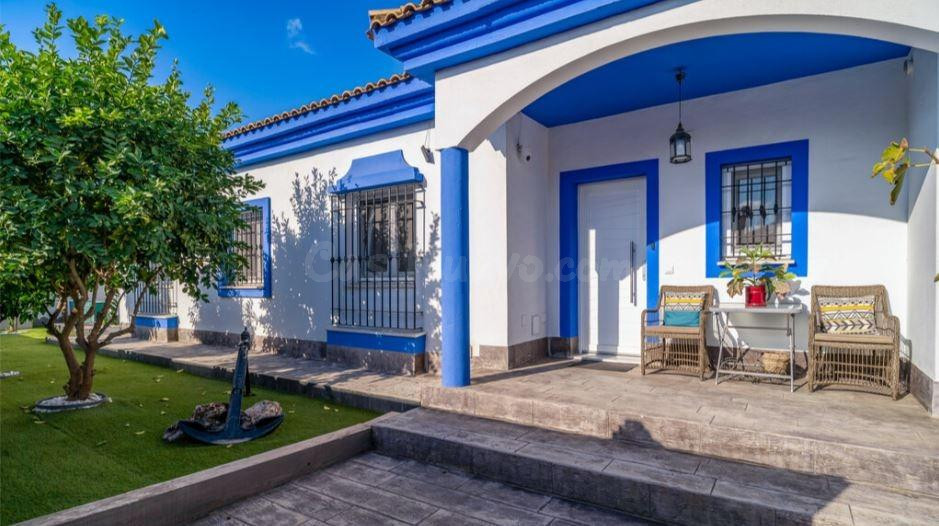 Magnífico Chalet en la Urbanización "La Vega del Golf", Los Barrios