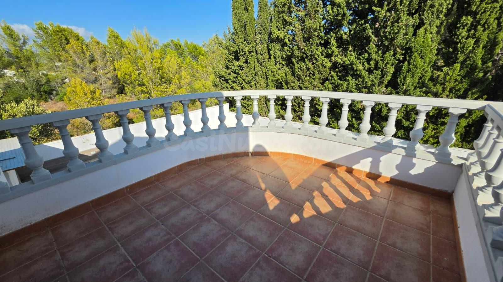 Espacioso Chalet con Piscina y Amplia Parcela en L’Ametlla d - foto 4