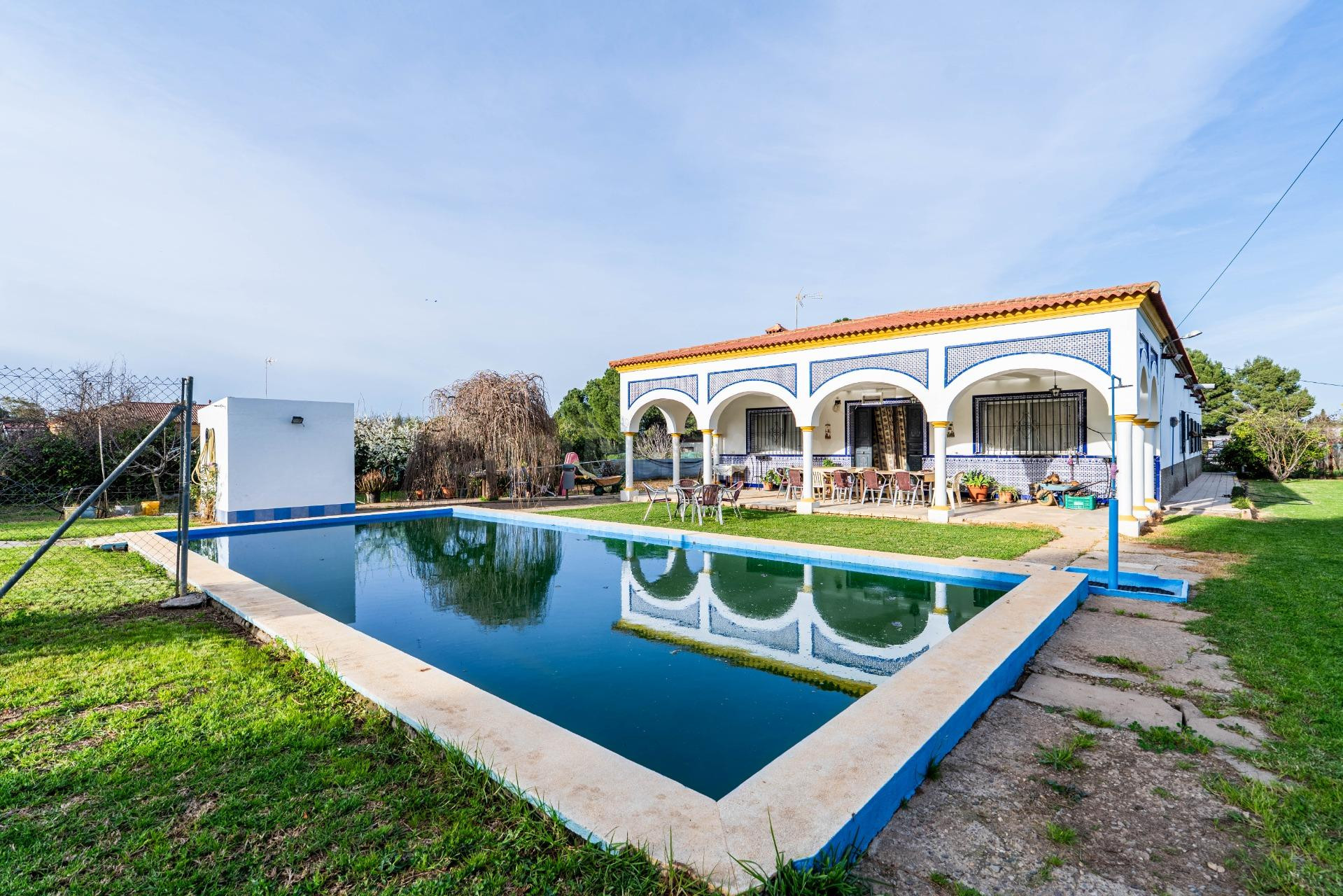 Chalet en venta en Sanlúcar la Mayor - Los Ranchos